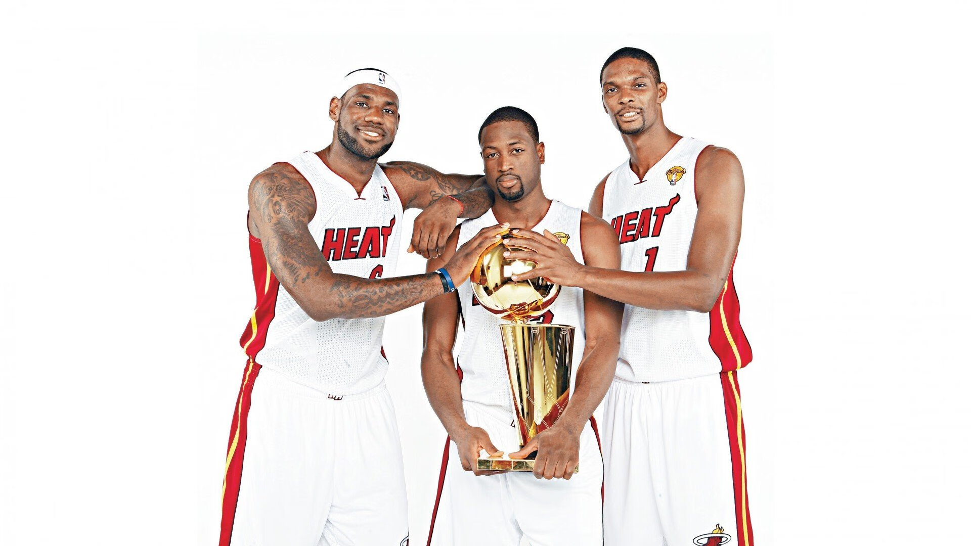 体育界的魔幻现实主义终极大乱炖，波尔图临场应变、多特蒙德备战NBA、深圳男篮换血为欧超杯